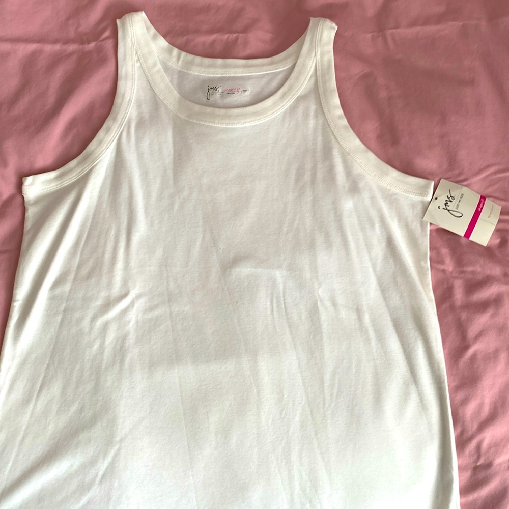NWT white tank